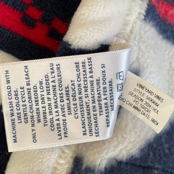 VINEYARD VINES Fair Isle Fleece Blanket Throw Navy Red White Whale Print - Picture 8 of 11